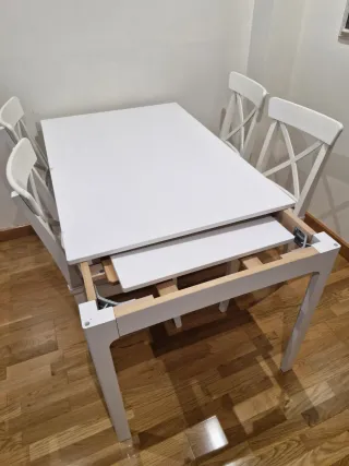Mesa extensible EKEDALEN blanca