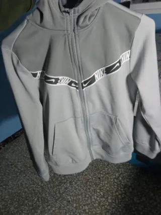 Sudadera Nike Dri-Fit Gris Talla M