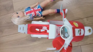 Nancy en Londres con Moto