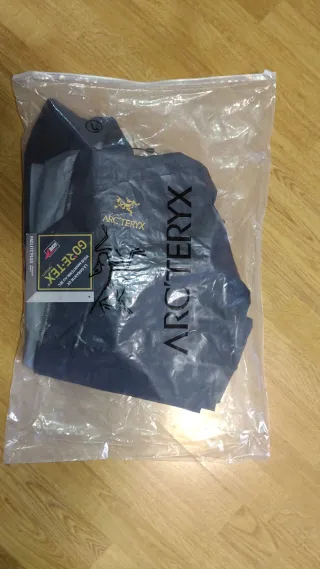 Chaqueta Arc'teryx Alpha SV Hombre L Negra