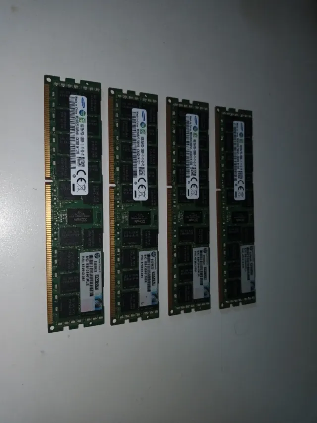 4 x RAM ECC DDR3 PC3-12800R Samsung da 16 GB