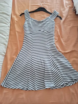Vestido marinero rayas blanco y negro. Negociable.