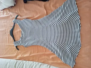 Vestido marinero rayas blanco y negro. Negociable.