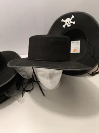 8 Sombreros Piratas Negros