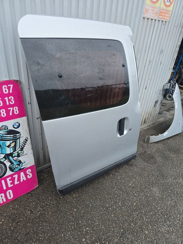 Puerta corredera Dacia Dokker gris