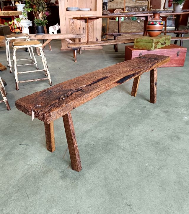 Banco antiguo de madera