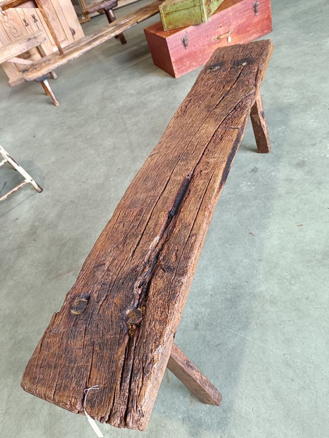 Banco antiguo de madera