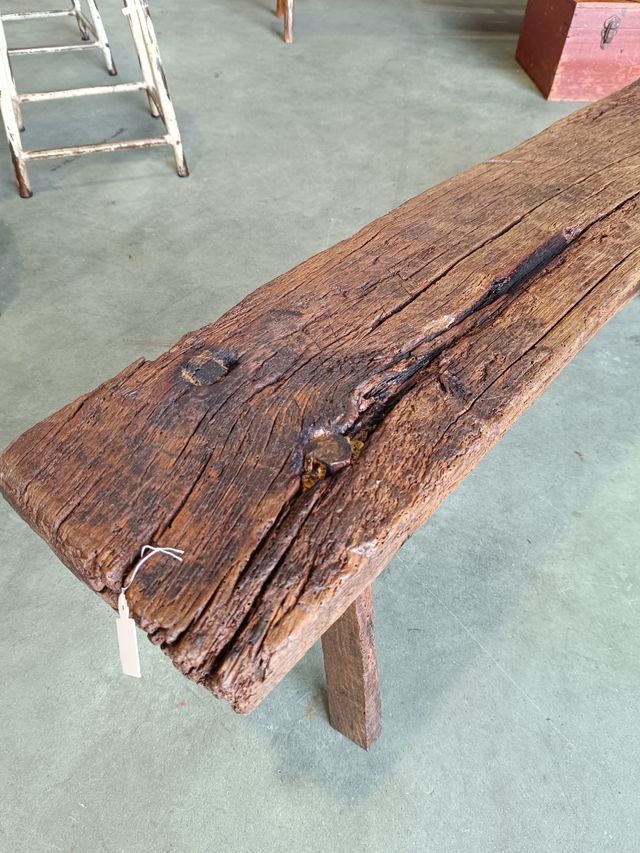 Banco antiguo de madera