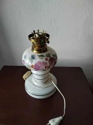 Candeeiro de loiça pintada à mão