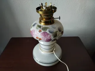 Candeeiro de loiça pintada à mão