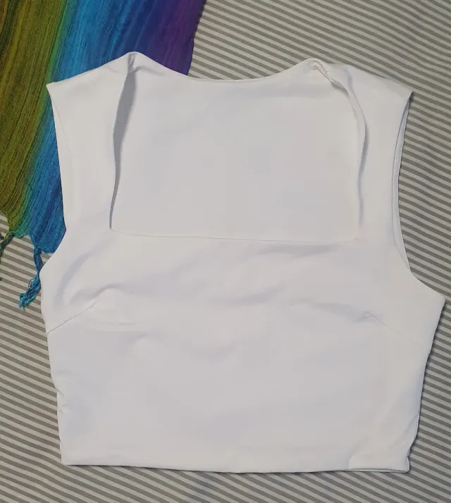 Top blanco escote cuadrado