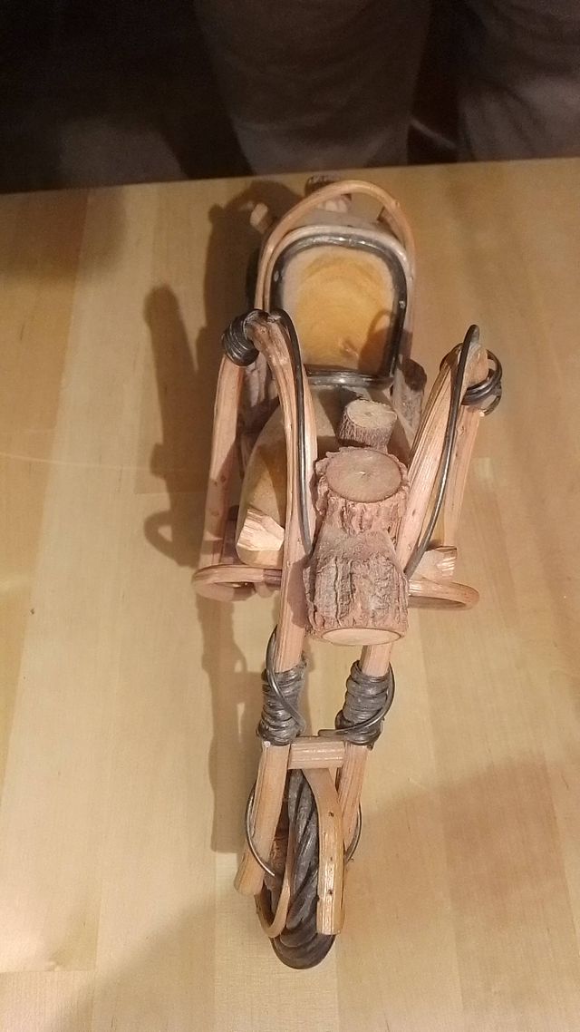 Moto Decorativa Artesanal Madera