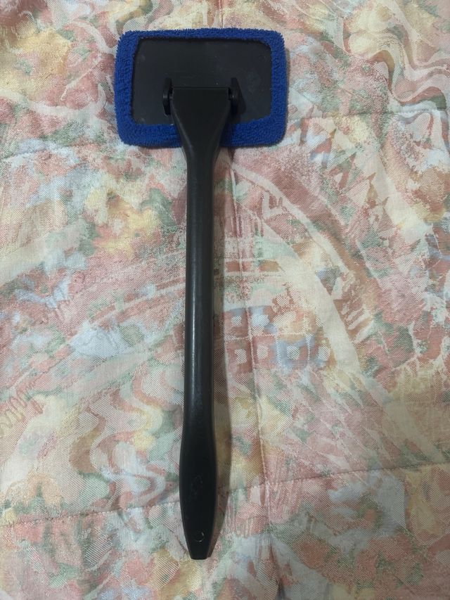 Limpiador de parabrisas azul