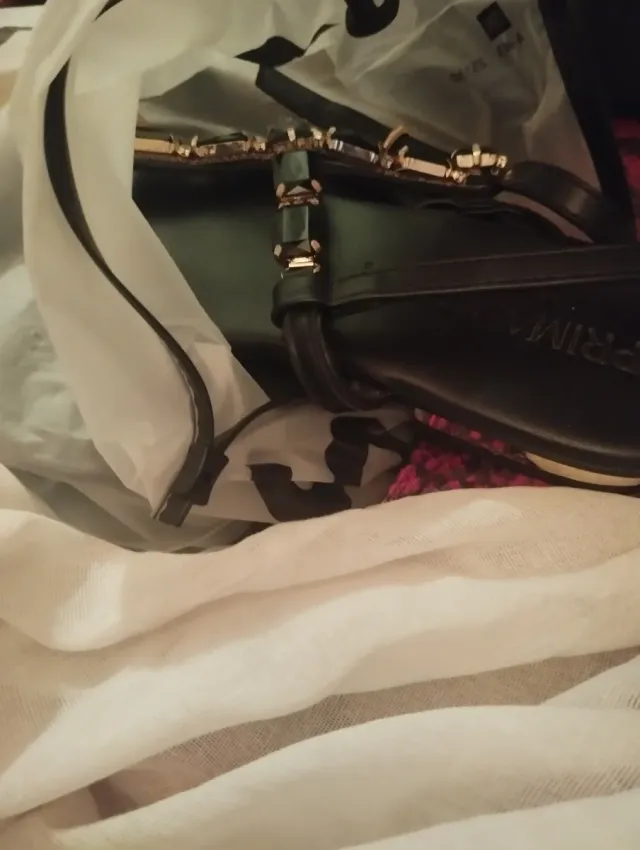 Sandalias, deportivos y tacones. Variados. Marcas