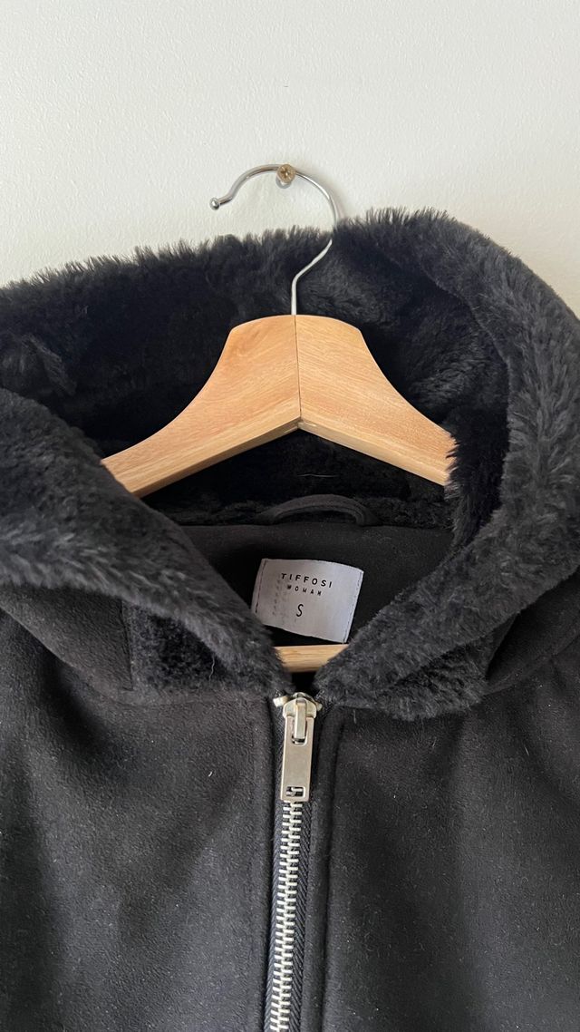 Abrigo Tiffosi ante negro
