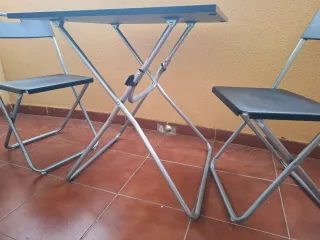 Conjunto mesa + 2 sillas plegables IKEA