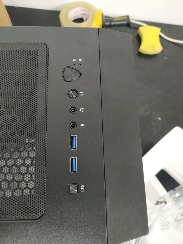 Caja PC MSI Negra con RGB