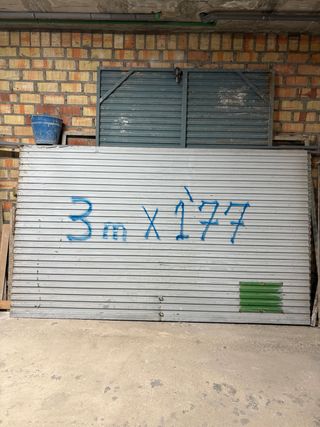 Puerta de garaje 3m x 1.77m