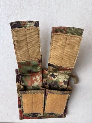 Porta caricatori mimetico