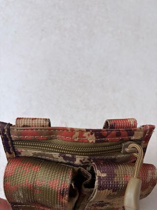 Porta caricatori mimetico