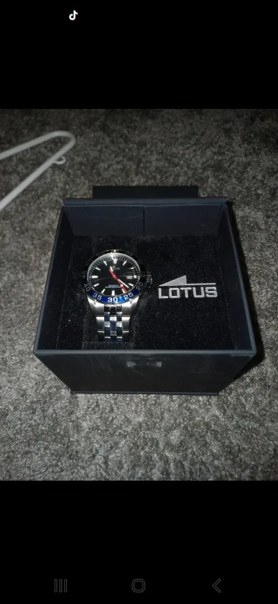 ¡Última Oferta! Reloj Lotus Plata y Azul