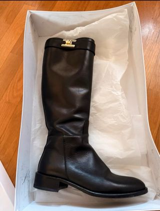 Stivali alti in pelle neri con fibbia dorata