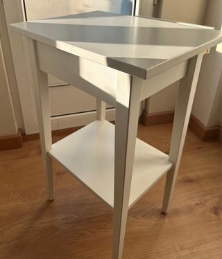 mesita de noche colección hemnes Ikea