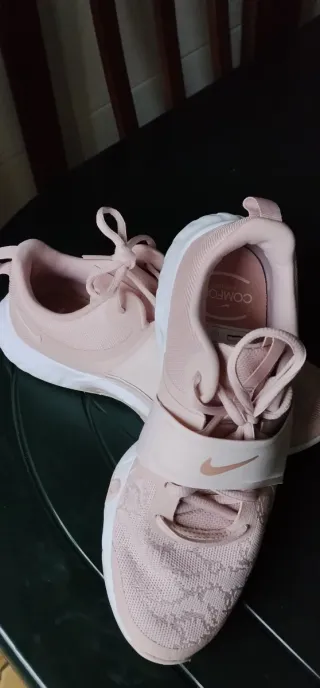 Zapatillas Nike Rosas y Blancas