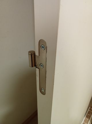 Puerta interior blanca con marco