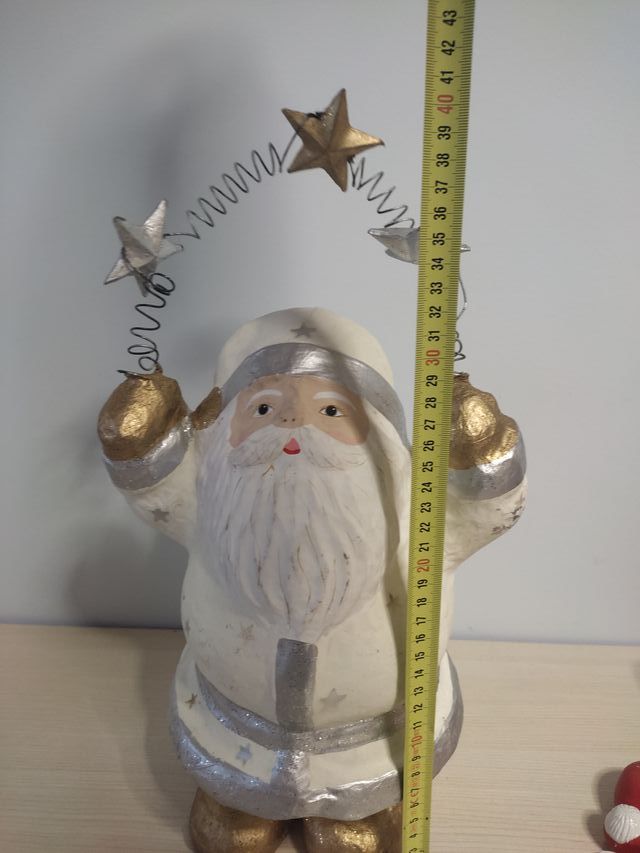 Papá Noel Decorativo Dorado y Blanco.