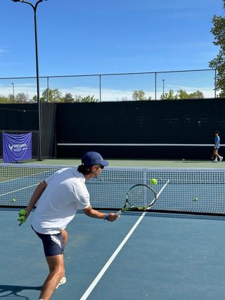 Entrenador de tenis formado en Rafa Nadal Academy