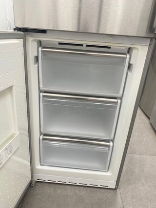 Nevera Combi Siemens inox A+ 200x60cm con garantia