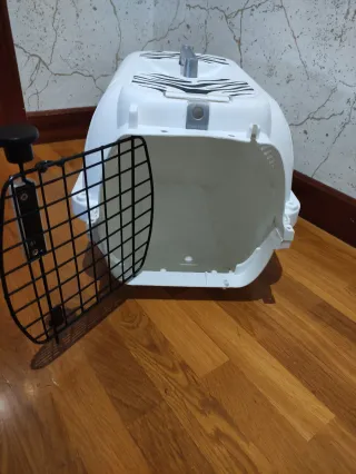 Transportín para gatos blanco y negro