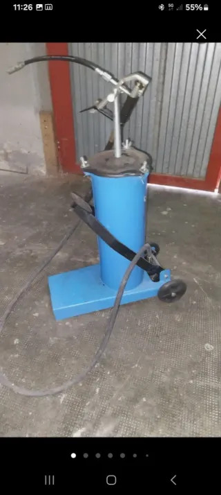 - Bomba engrase a pedal,  - Aspirador de aceite.