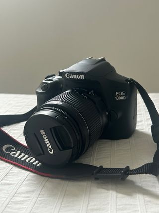 Cámara Canon EOS 1300D + 2 objetivo 18-55mm y 50mm