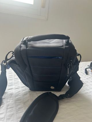 Cámara Canon EOS 1300D + 2 objetivo 18-55mm y 50mm