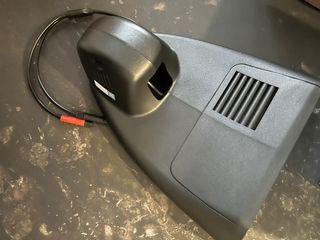 Soporte cámara dashcam carcasa y alimentación