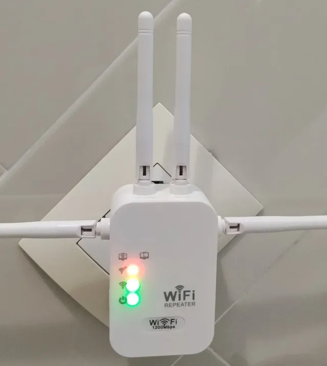 Amplificatore WiFi 1200Mbps con antenne