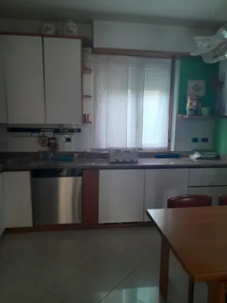 Cucina noce,artigianale con piano in marmo, 6 metr