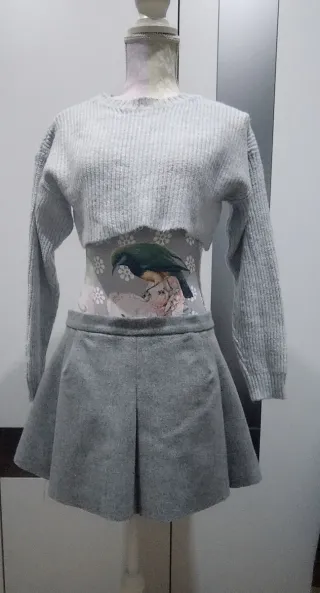 Minifalda en mezcla de lana. Zara Woman Studio.