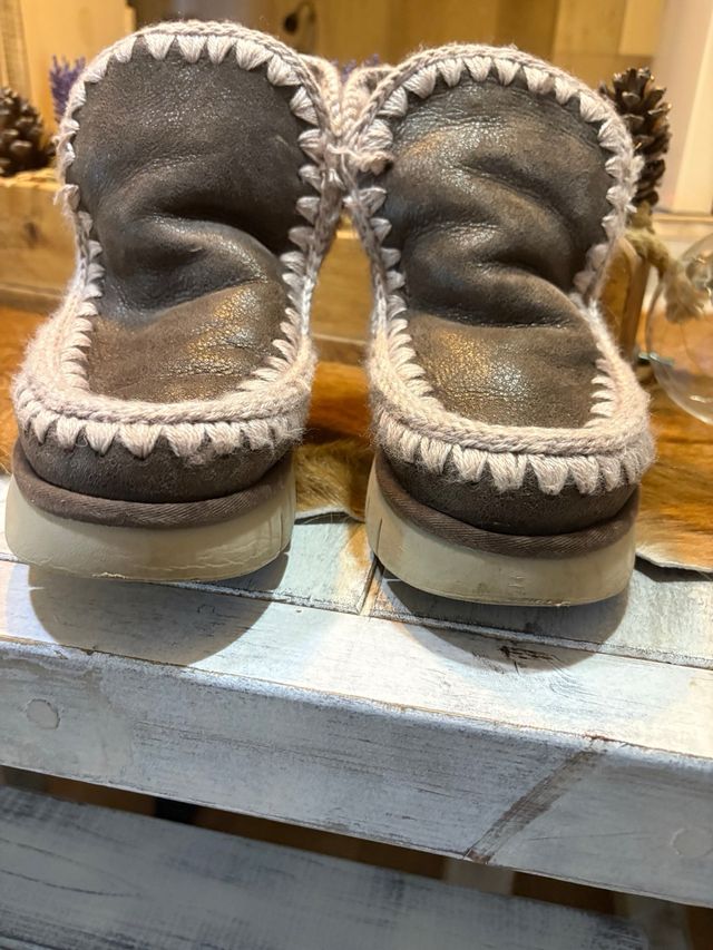 Botas MOU Talla 37 Marrones  costaron 279 euros