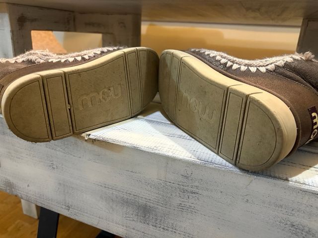 Botas MOU Talla 37 Marrones  costaron 279 euros