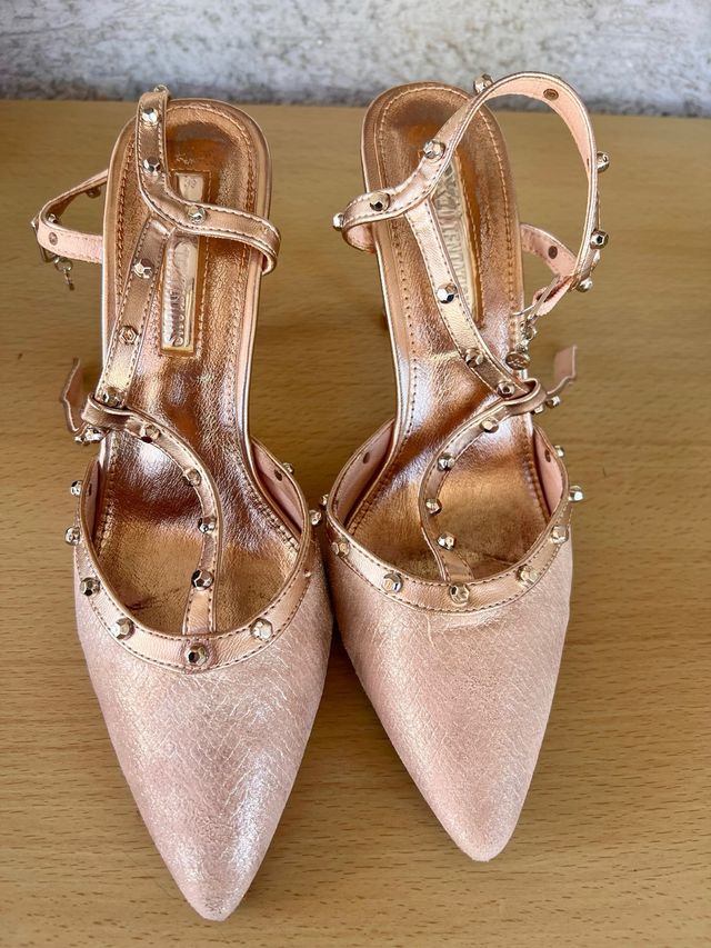 Scarpe tacco oro rosa con borchie
