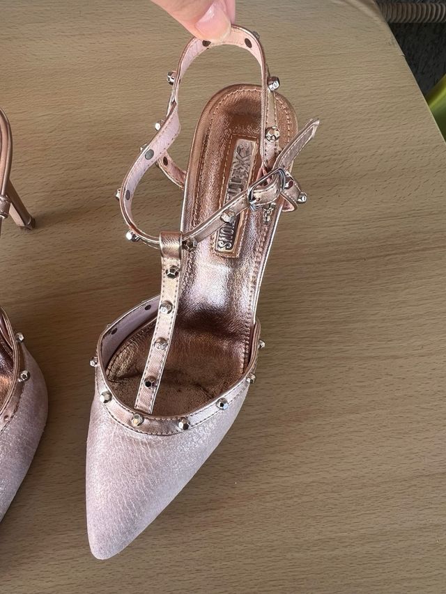 Scarpe tacco oro rosa con borchie