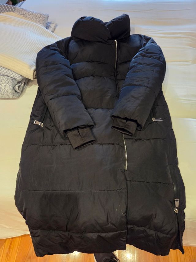 Abrigo largo negro Mango