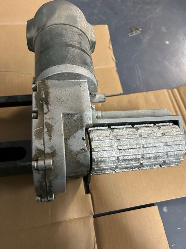 Motor Mover Quattro Titanium Caravana