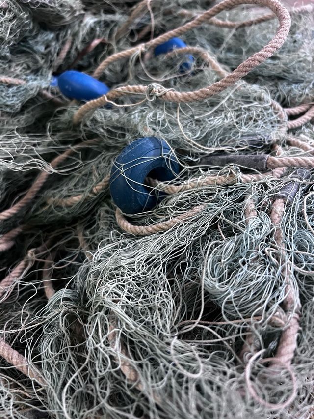 Red de pesca profesional cn flotadores y plomillos