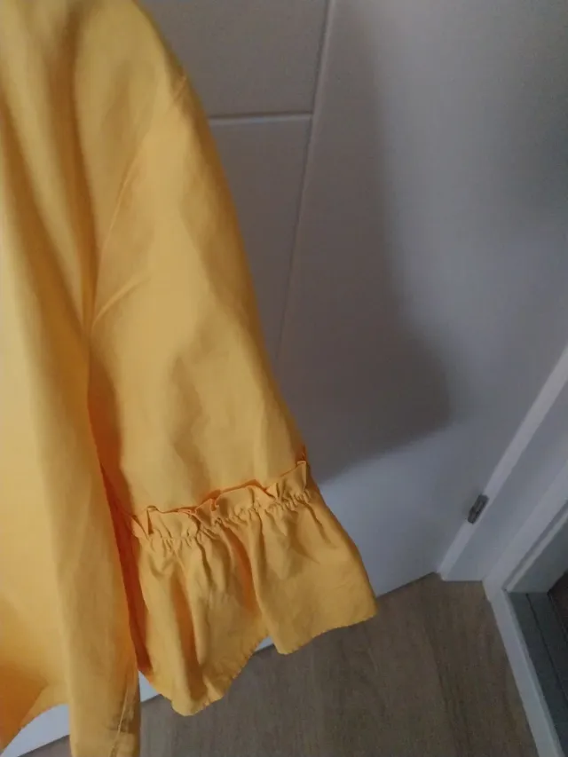 Camisa amarilla BASIC talla L