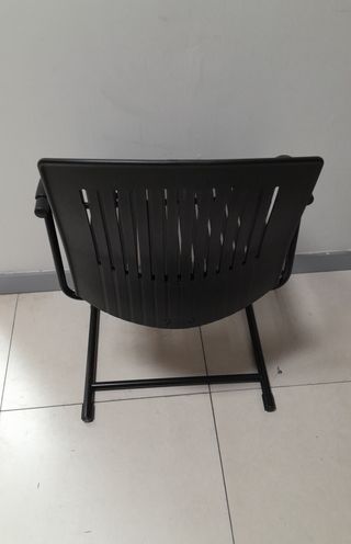 Silla Escritorio Negra con Patas de Metal en negro