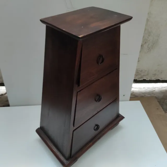 Cajonera decorativa de madera